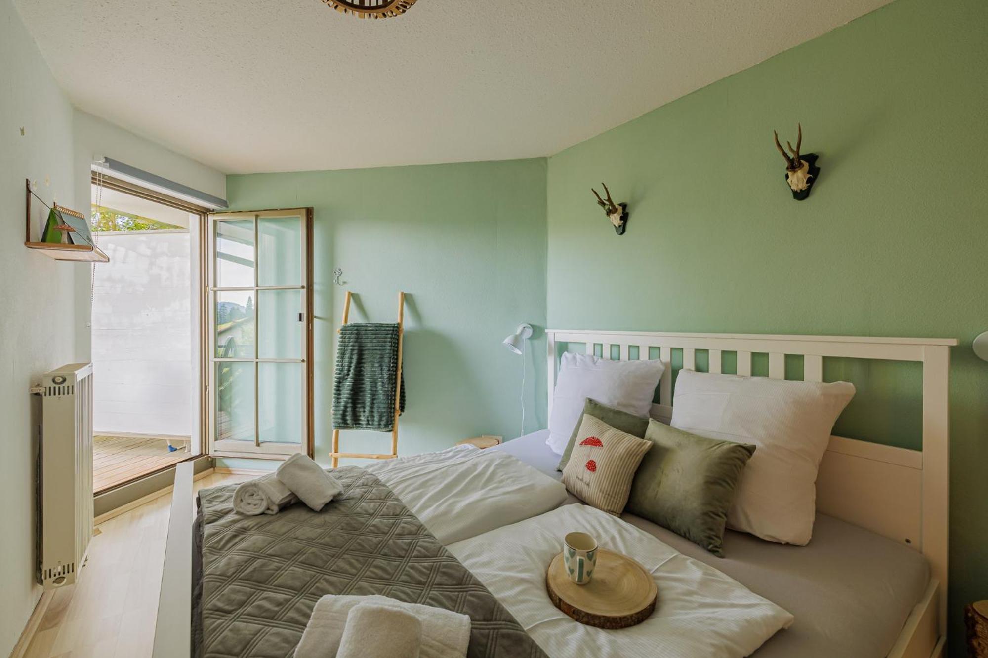 Herzgruen Direkt An Traumhaften Wanderwegen Balkon Mit Toller Aussicht Sauna Im Haus Tiefgarage E-ladestation Apartment Todtnauberg